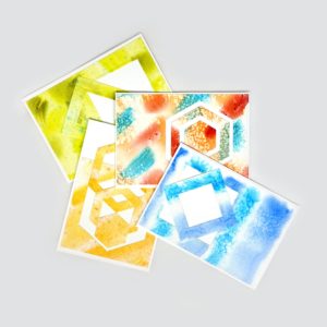 bunte Briefkarten aus Aquarellpapier mit geometrischen Mustern